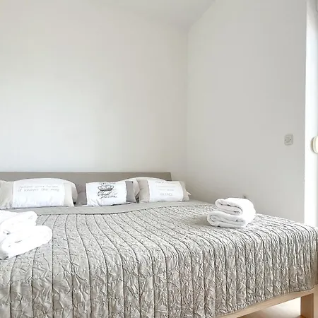 Apartment Pavi *